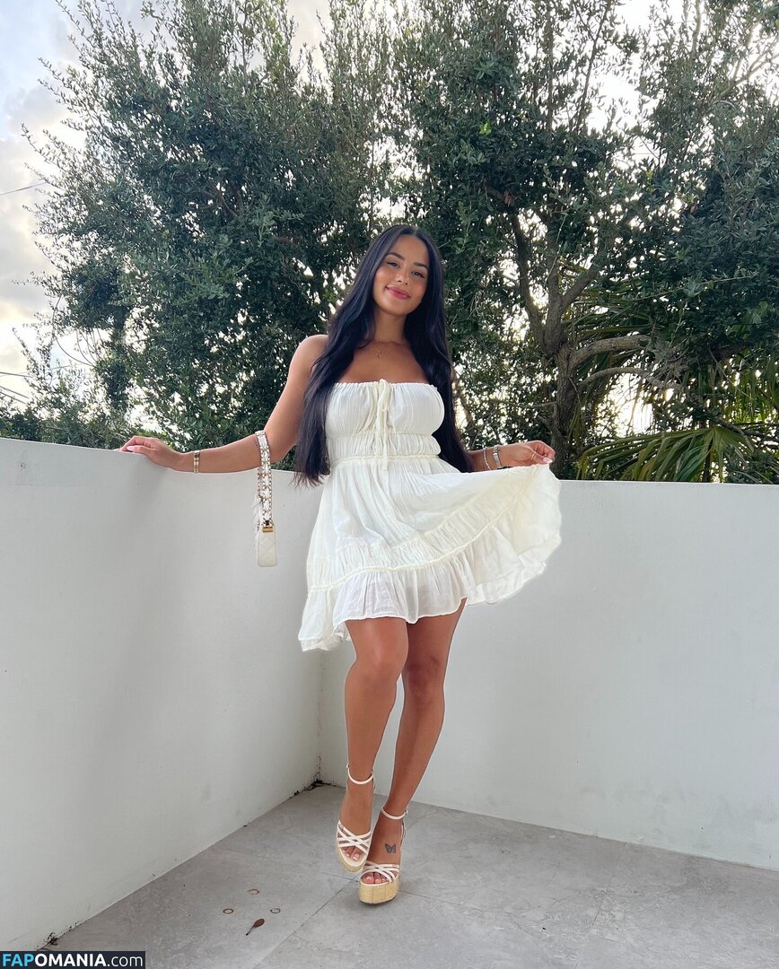 Katya Elise Henry / katyaelisehenry / katyaelisehenrysworld Nu OnlyFans  Photo fuitée #1133