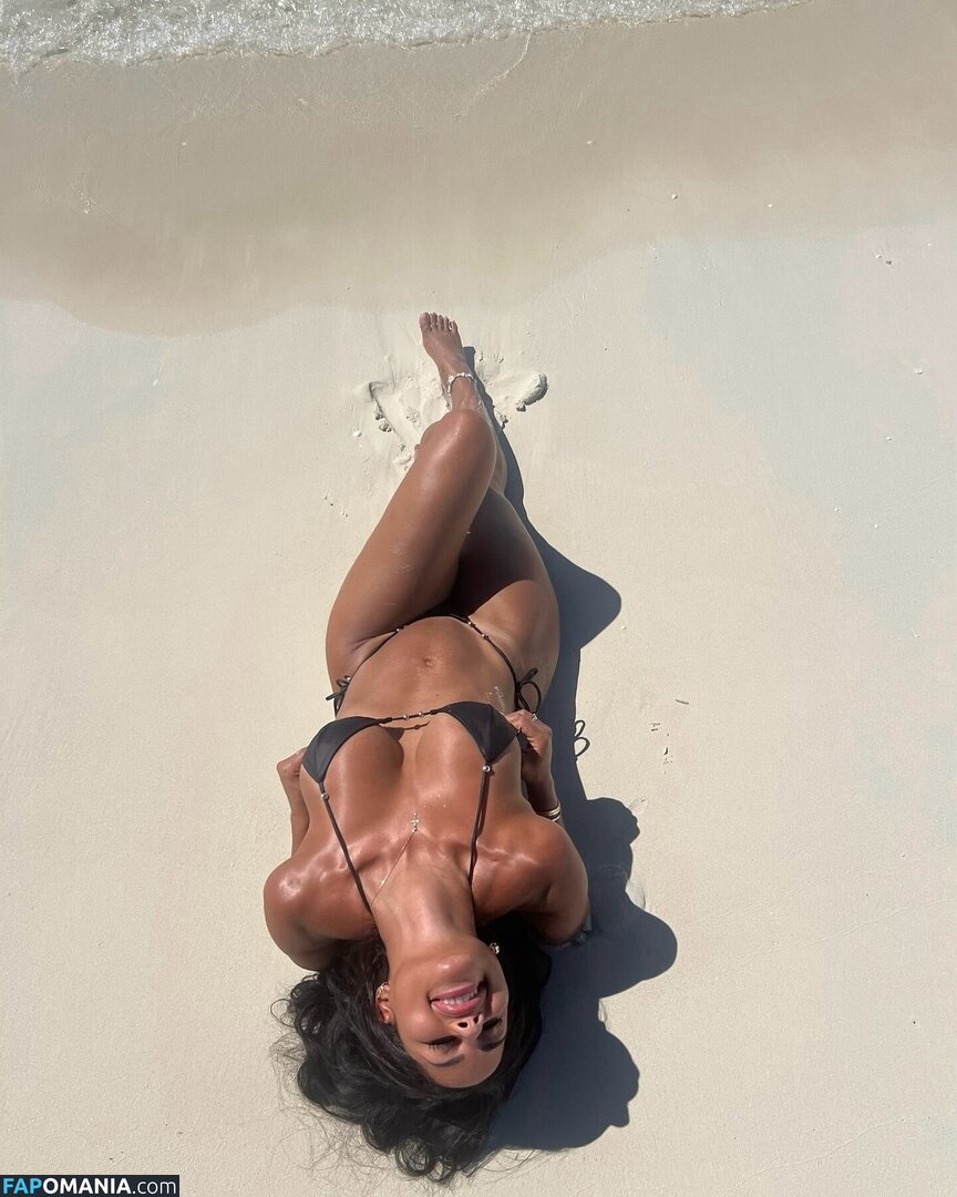 Katya Elise Henry / katyaelisehenry / katyaelisehenrysworld Nu OnlyFans  Photo fuitée #1148