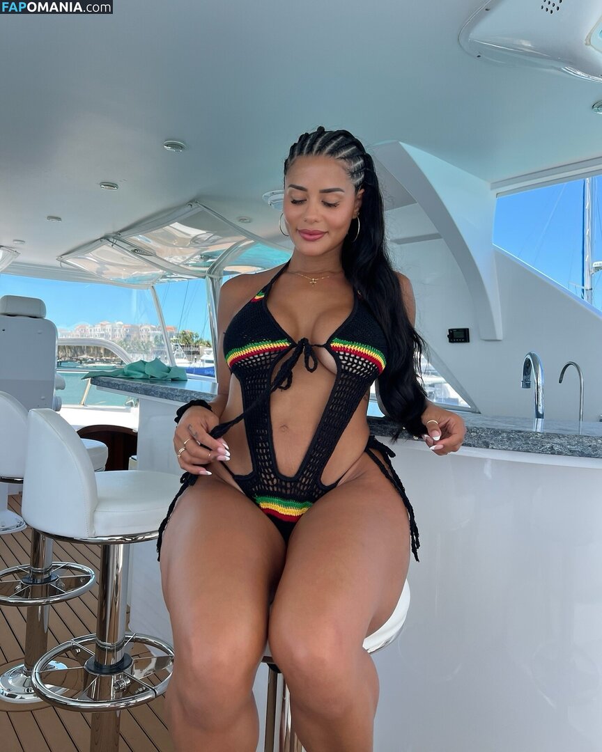 Katya Elise Henry / katyaelisehenry / katyaelisehenrysworld Nu OnlyFans  Photo fuitée #1154