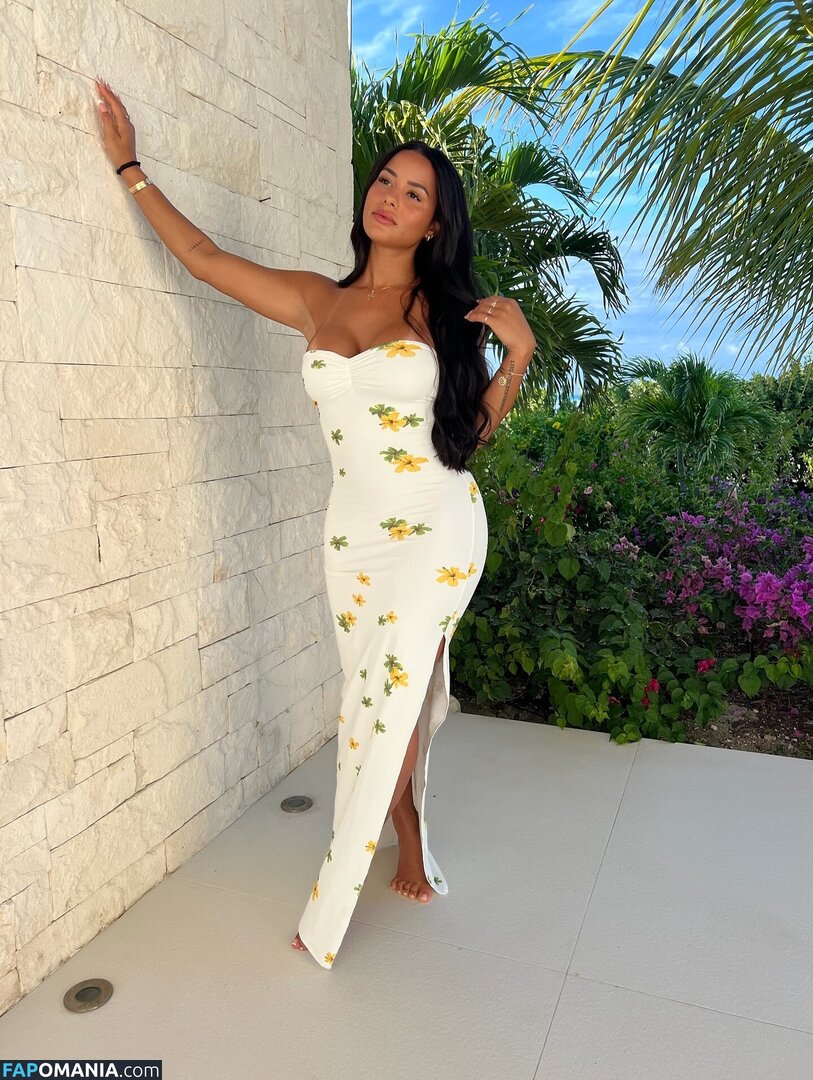 Katya Elise Henry / katyaelisehenry / katyaelisehenrysworld Nu OnlyFans  Photo fuitée #1156