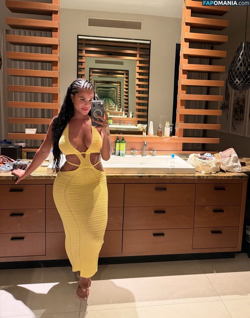 Katya Elise Henry / katyaelisehenry / katyaelisehenrysworld Nu OnlyFans  Photo fuitée #1172