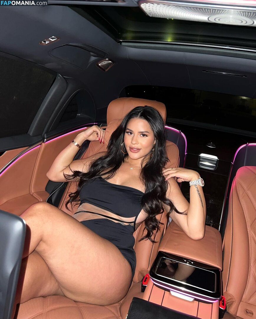 Katya Elise Henry / katyaelisehenry / katyaelisehenrysworld Nu OnlyFans  Photo fuitée #1177