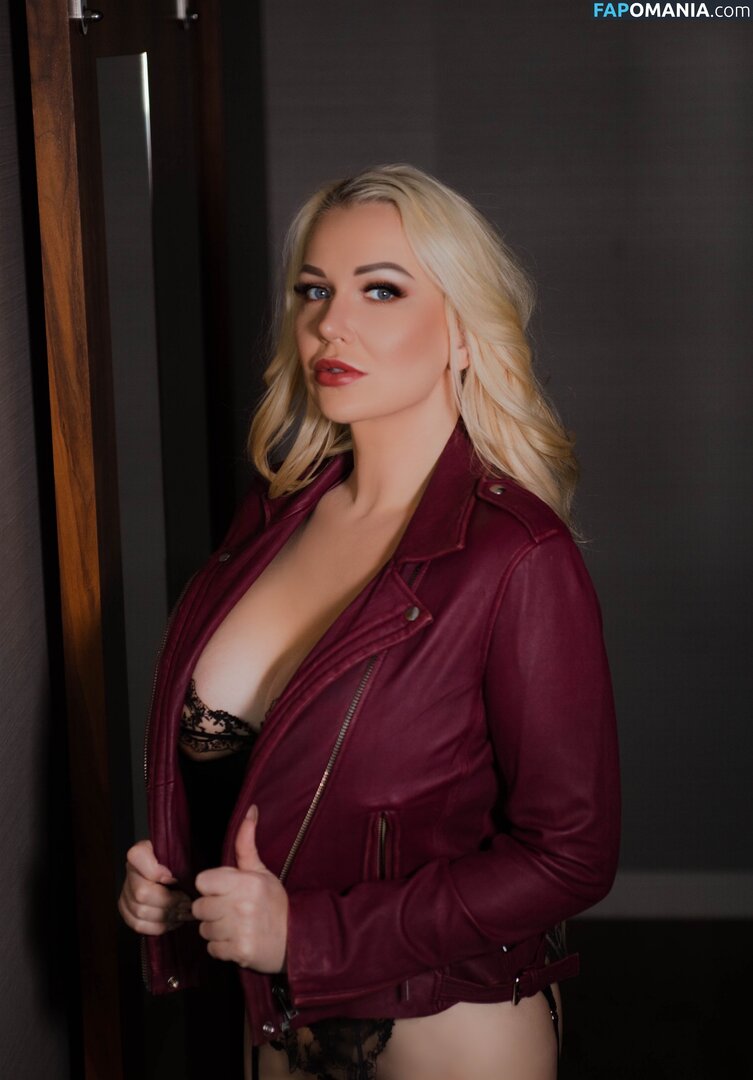 Katya Karlova Nu OnlyFans  Photo fuitée #16