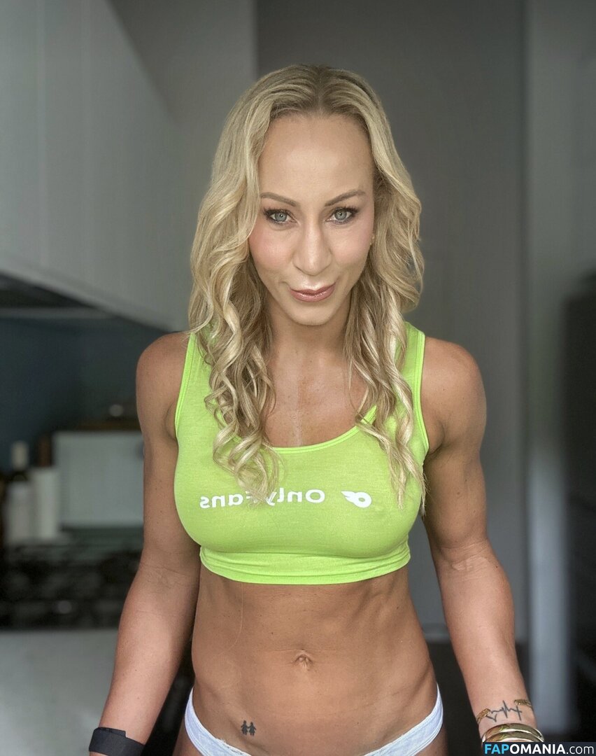 Kaye Scott / https: / kayescott Nu OnlyFans  Photo fuitée #1