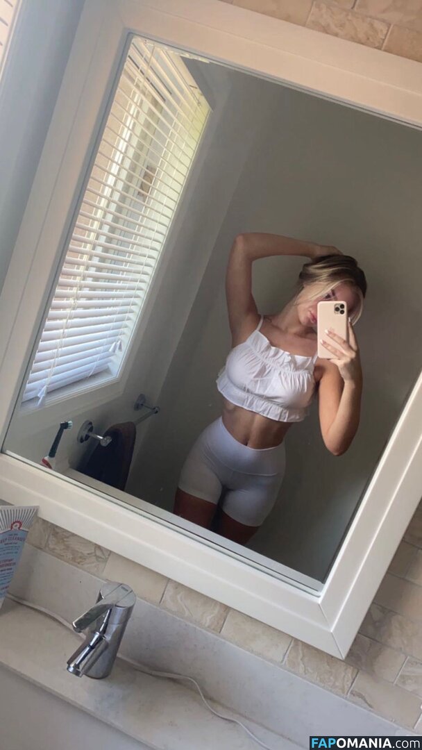 Kayla Mcgrayne / KaylaMcGraynee / https: / kaylamcgrayne Nu OnlyFans  Photo fuitée #4