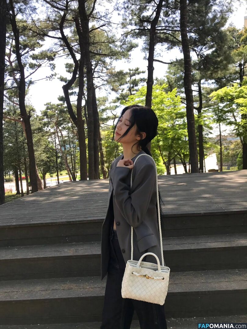 Kazuha Nakamura 中村 一葉 / LESSERAFIM / zuhazana Nu OnlyFans  Photo fuitée #1