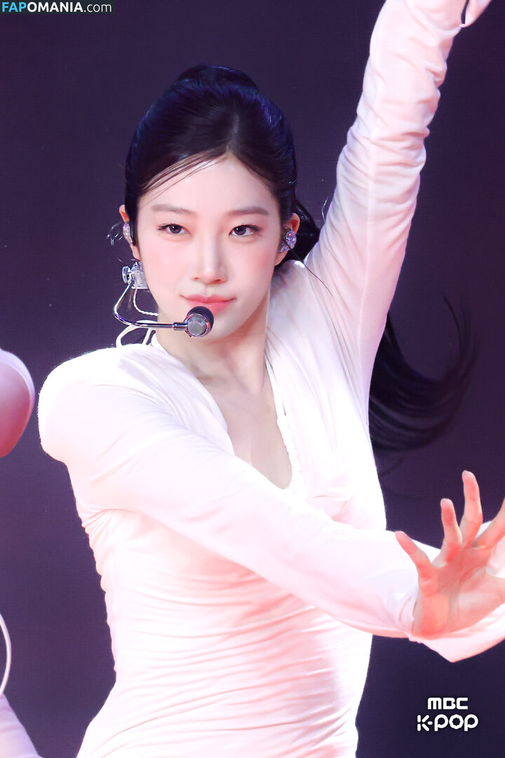 Kazuha Nakamura 中村 一葉 / LESSERAFIM / zuhazana Nu OnlyFans  Photo fuitée #36