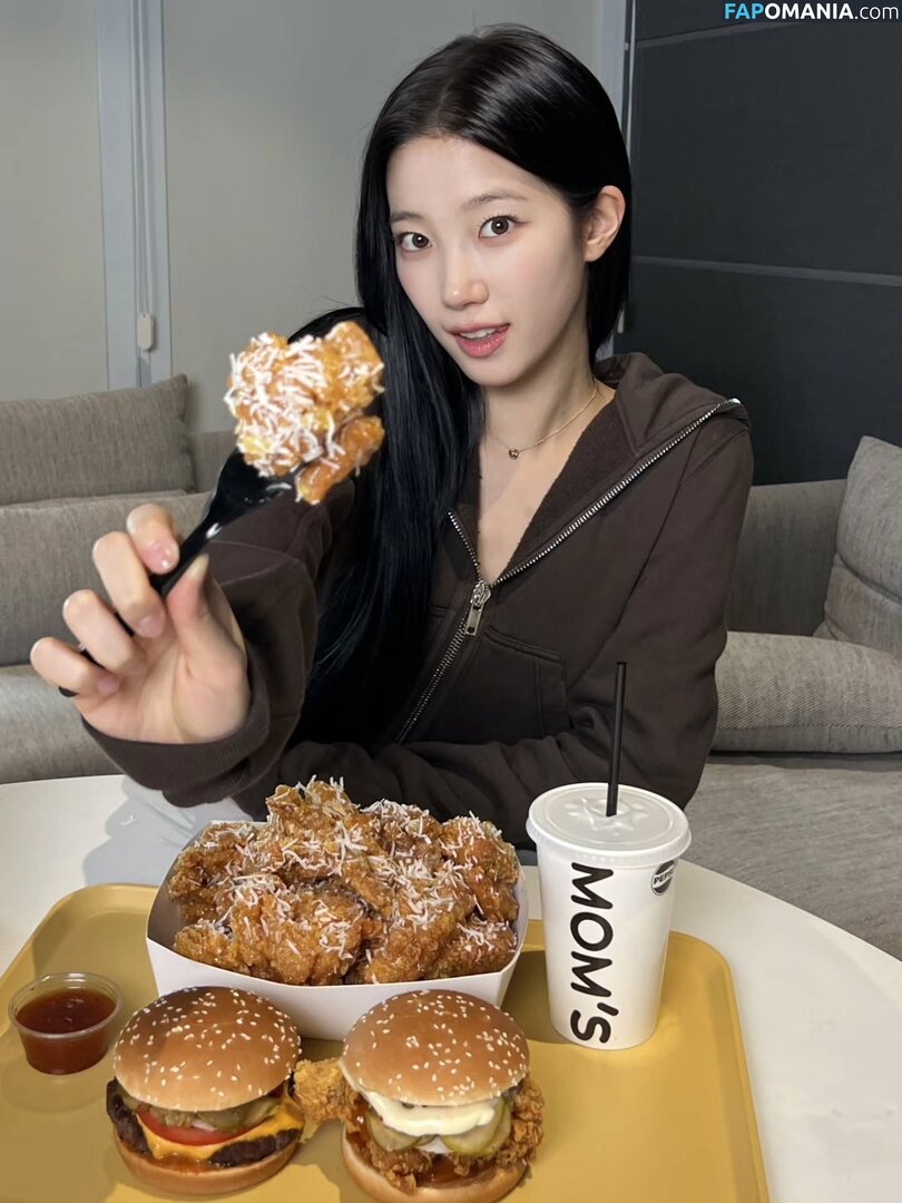 Kazuha Nakamura 中村 一葉 / LESSERAFIM / zuhazana Nu OnlyFans  Photo fuitée #42