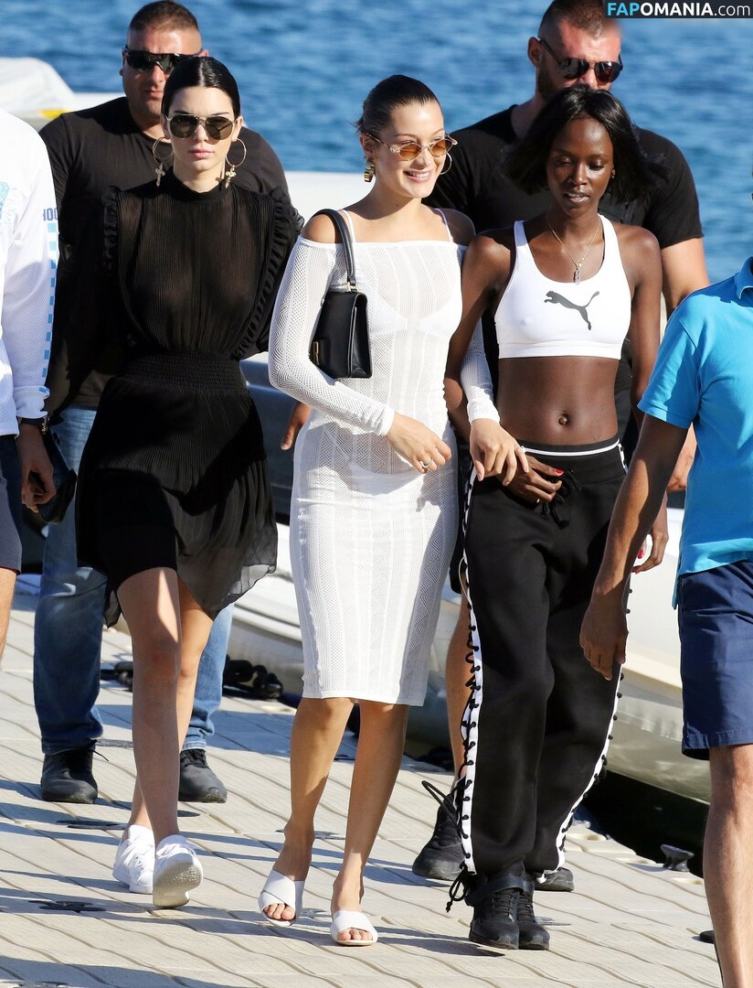 Kendall Jenner / https: / kendalljenner Nu OnlyFans  Photo fuitée #73