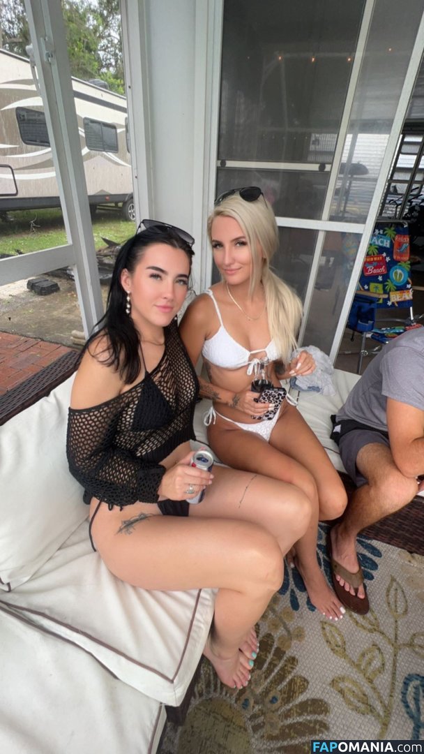 KhloeeSmithhh / johnaskye / khloesmith13 Nu OnlyFans  Photo fuitée #12