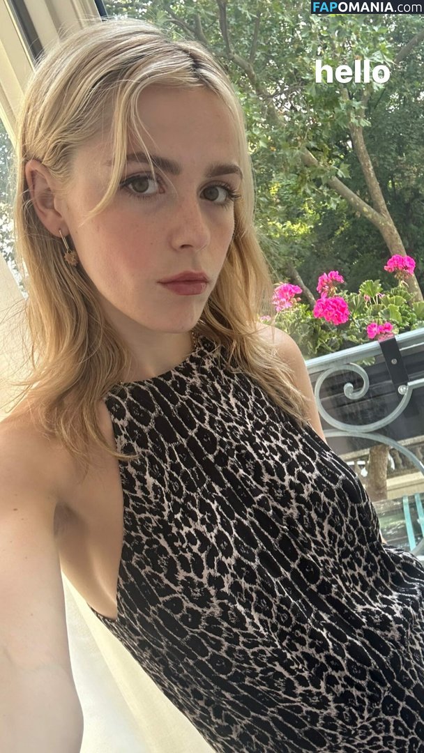 AdventuresSabrina / Kiernan Shipka / kiernanshipka Nu OnlyFans  Photo fuitée #113