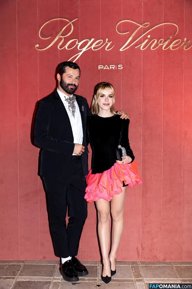 AdventuresSabrina / Kiernan Shipka / kiernanshipka Nu OnlyFans  Photo fuitée #591
