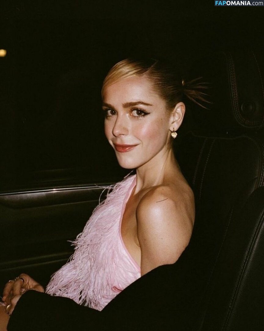 AdventuresSabrina / Kiernan Shipka / kiernanshipka Nu OnlyFans  Photo fuitée #694