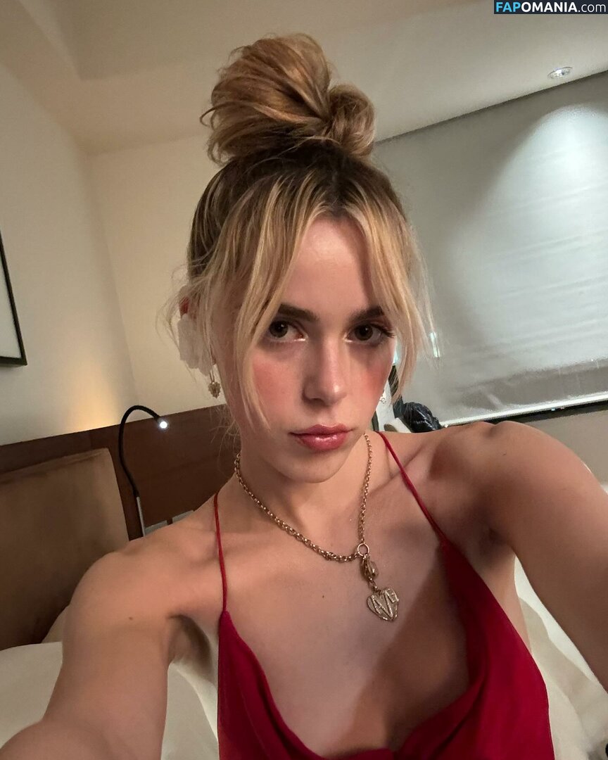 AdventuresSabrina / Kiernan Shipka / kiernanshipka Nu OnlyFans  Photo fuitée #736