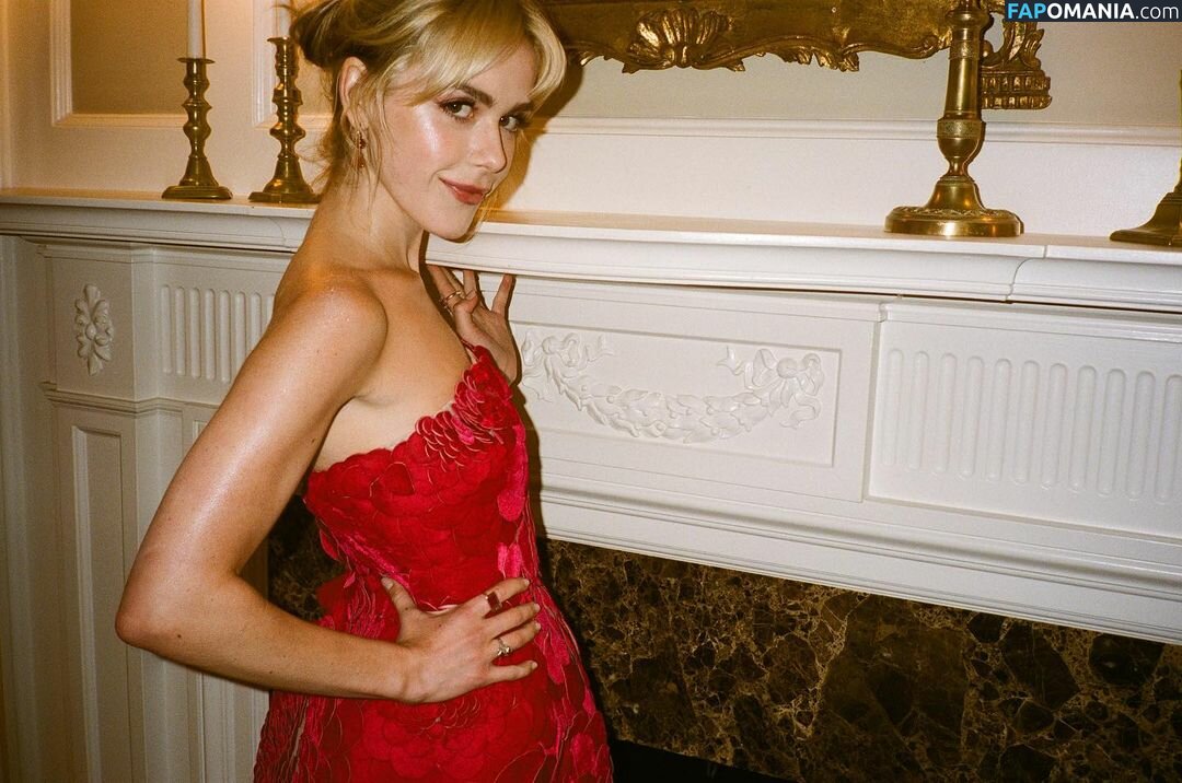 AdventuresSabrina / Kiernan Shipka / kiernanshipka Nu OnlyFans  Photo fuitée #879