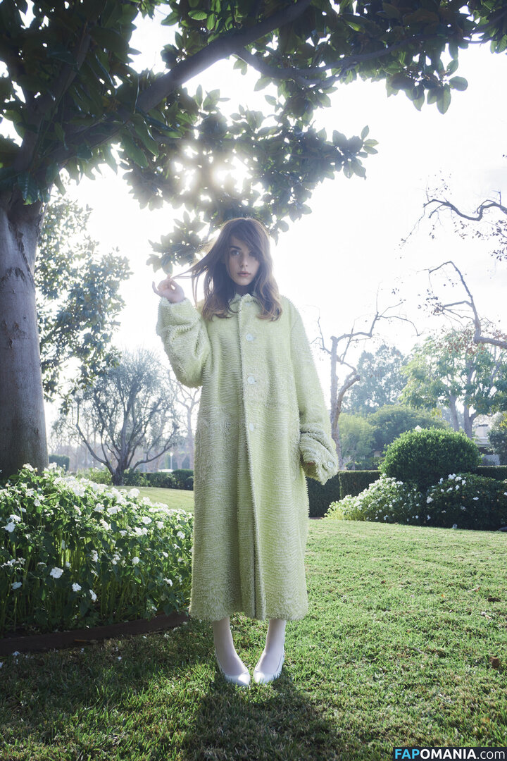 AdventuresSabrina / Kiernan Shipka / kiernanshipka Nu OnlyFans  Photo fuitée #1558