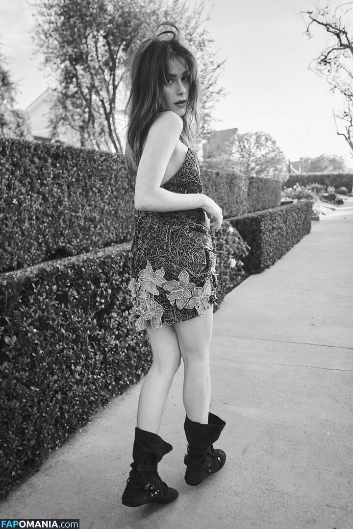 AdventuresSabrina / Kiernan Shipka / kiernanshipka Nu OnlyFans  Photo fuitée #1560