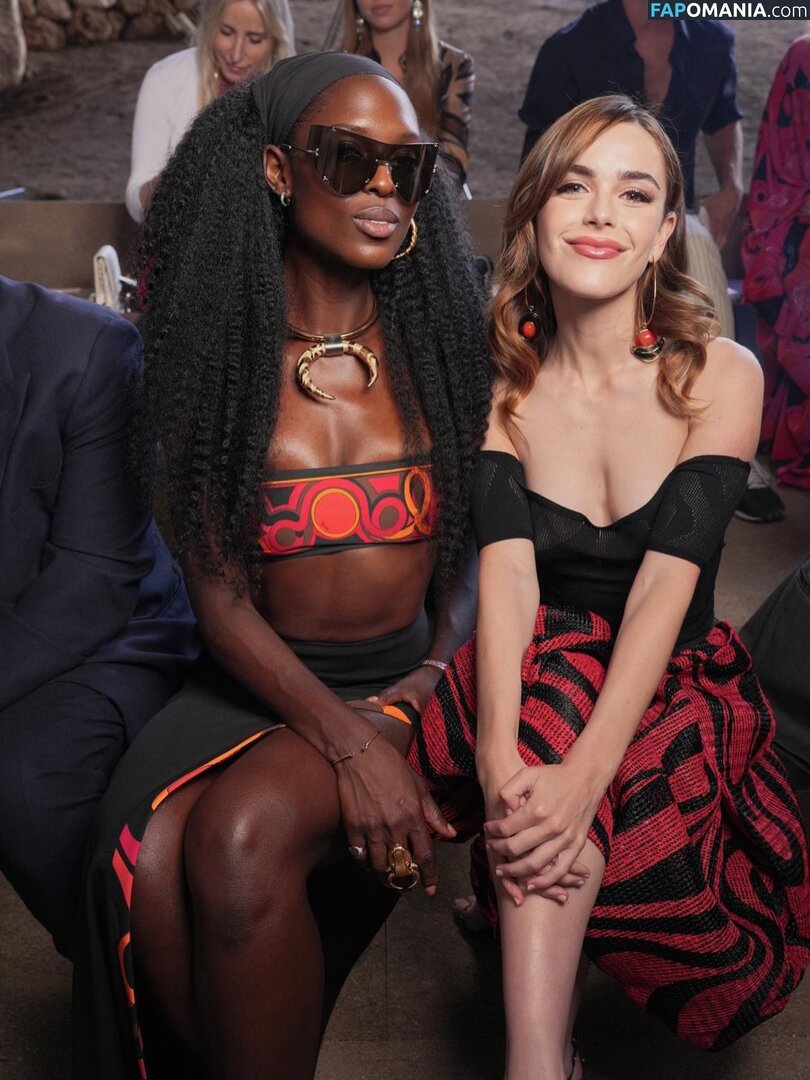 AdventuresSabrina / Kiernan Shipka / kiernanshipka Nu OnlyFans  Photo fuitée #1582