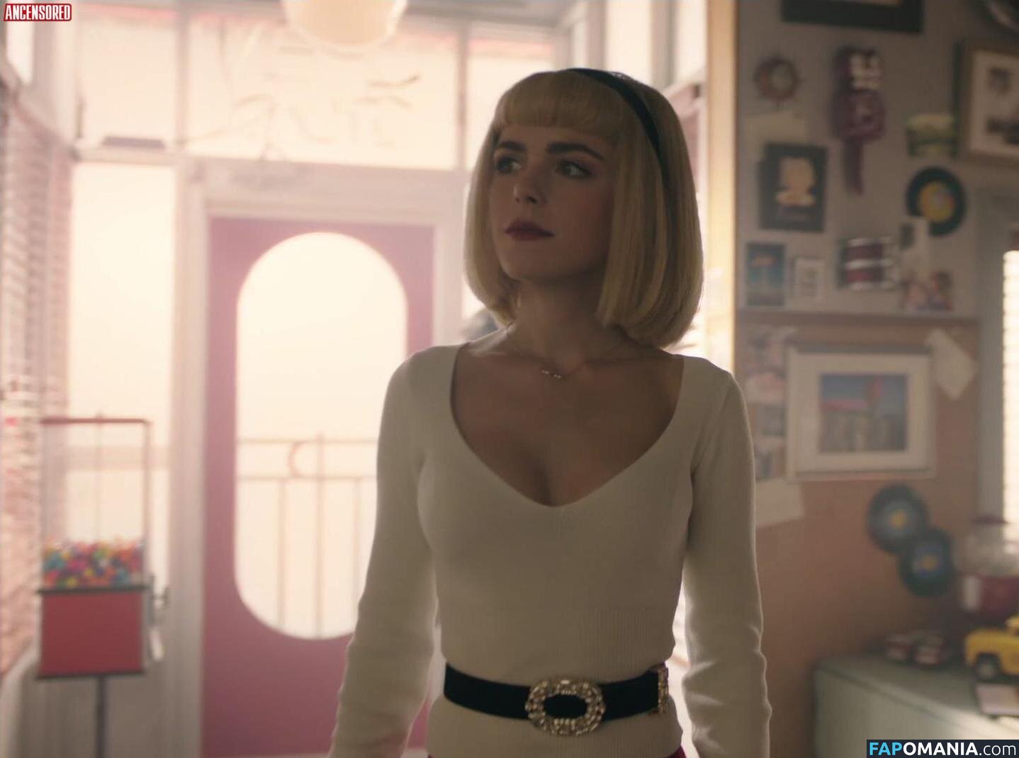 AdventuresSabrina / Kiernan Shipka / kiernanshipka Nu OnlyFans  Photo fuitée #1609