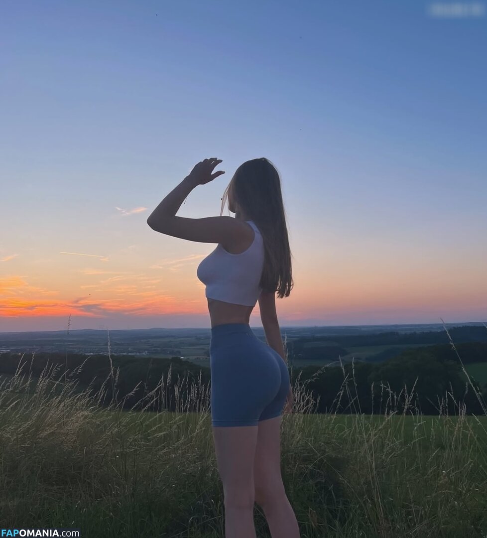 Kim Jule / kim___jule / kim__jule / kimjule / kims__secret Nu OnlyFans  Photo fuitée #36