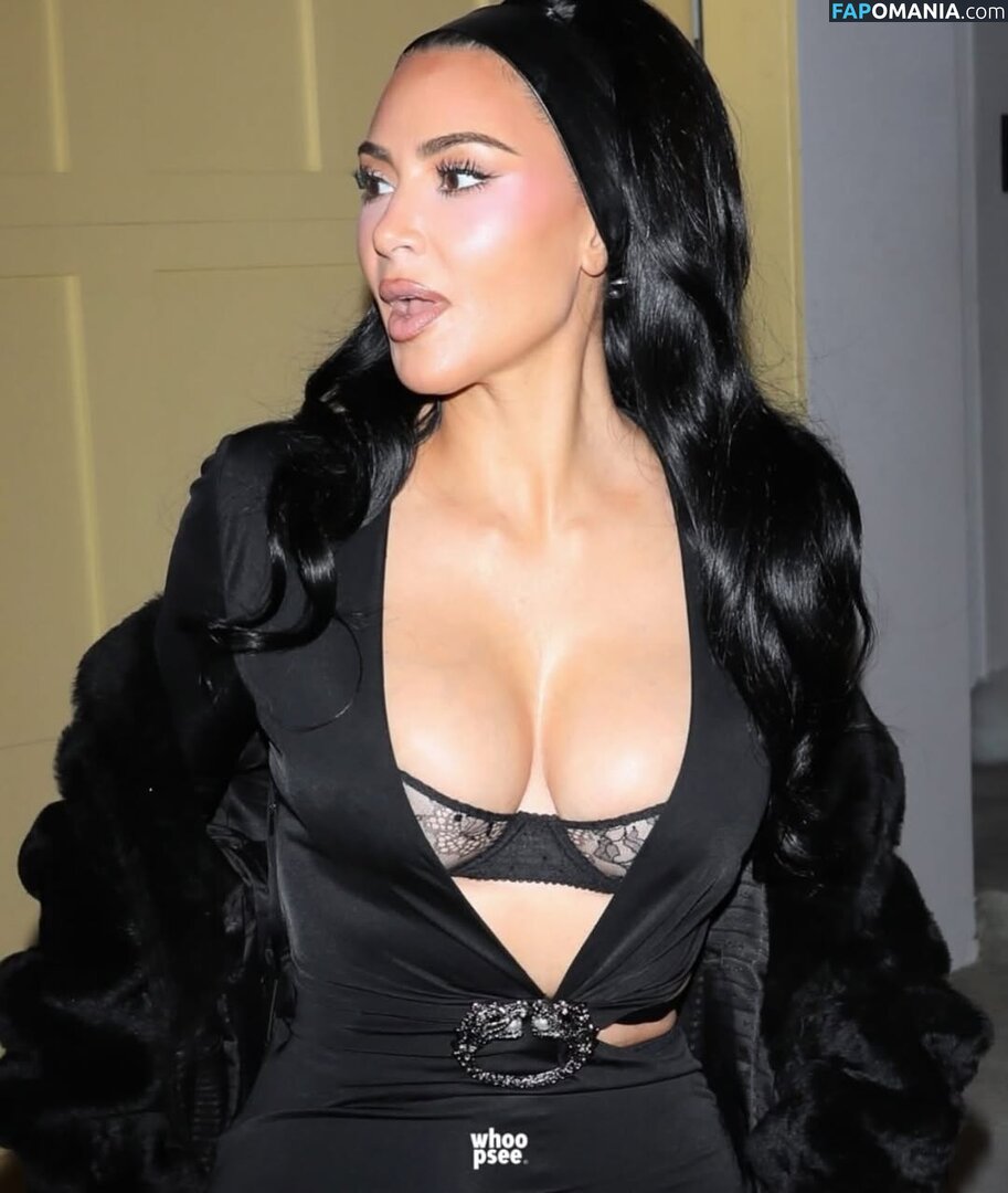 Kim Kardashian / kimkadarshian / kimkardashian Nu OnlyFans  Photo fuitée #62