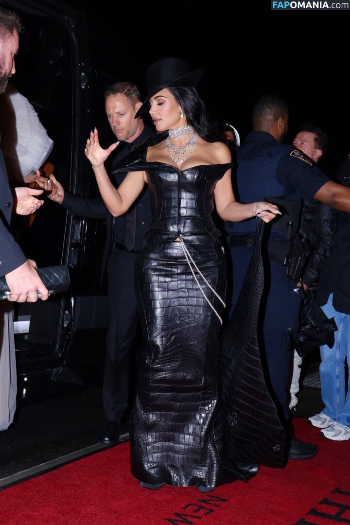 Kim Kardashian / kimkadarshian / kimkardashian Nu OnlyFans  Photo fuitée #102
