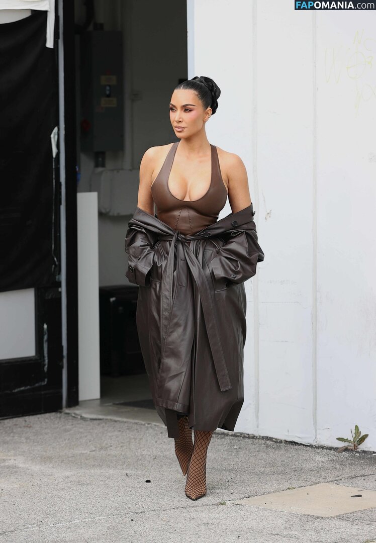 Kim Kardashian / kimkadarshian / kimkardashian Nu OnlyFans  Photo fuitée #148