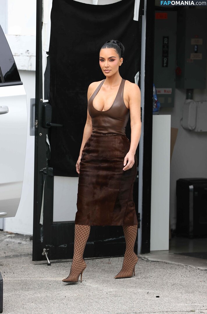 Kim Kardashian / kimkadarshian / kimkardashian Nu OnlyFans  Photo fuitée #149