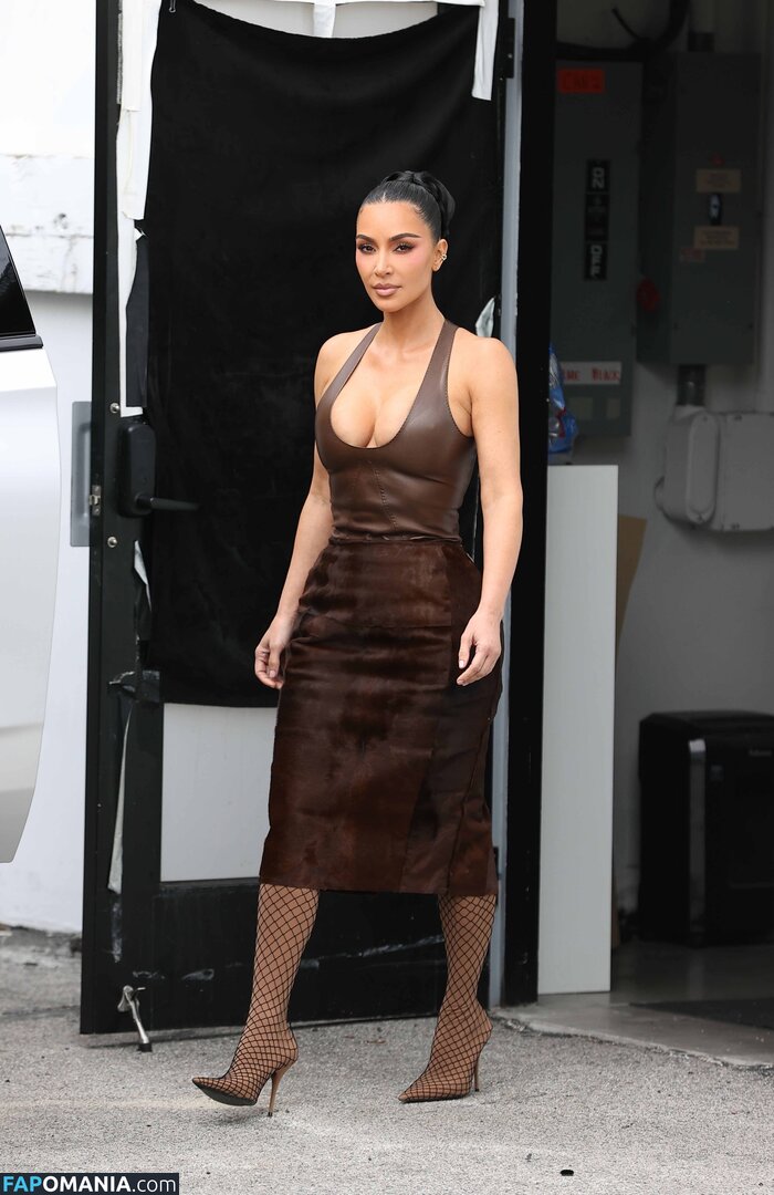Kim Kardashian / kimkadarshian / kimkardashian Nu OnlyFans  Photo fuitée #153