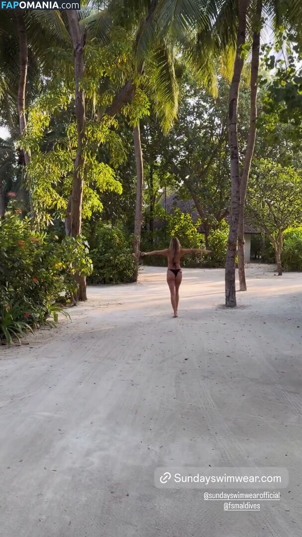 Kimberley Garner / KimberleyLondon / kimberleygarner Nu OnlyFans  Photo fuitée #933