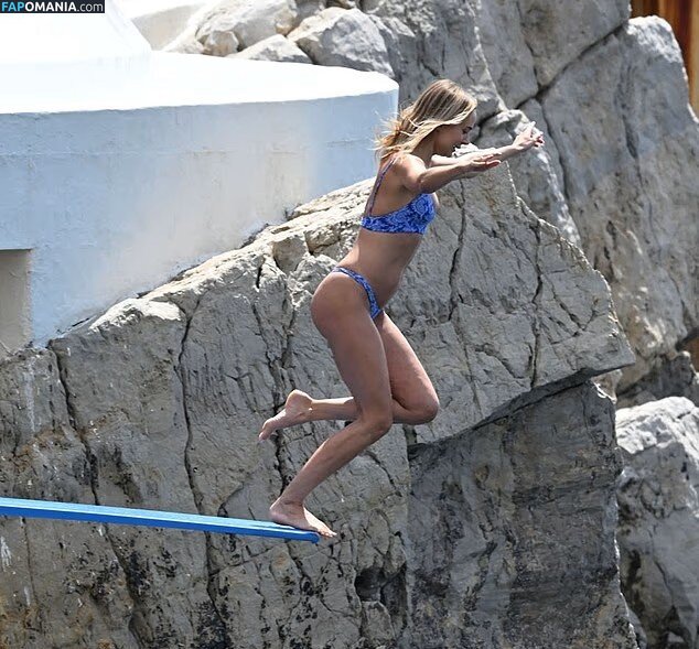 Kimberley Garner / https: / kimberleygarner / kimberleylondon / officialkimberleygarner Nu OnlyFans  Photo fuitée #971
