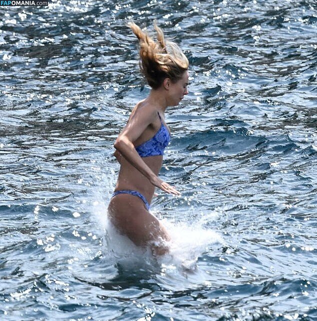 Kimberley Garner / https: / kimberleygarner / kimberleylondon / officialkimberleygarner Nu OnlyFans  Photo fuitée #978