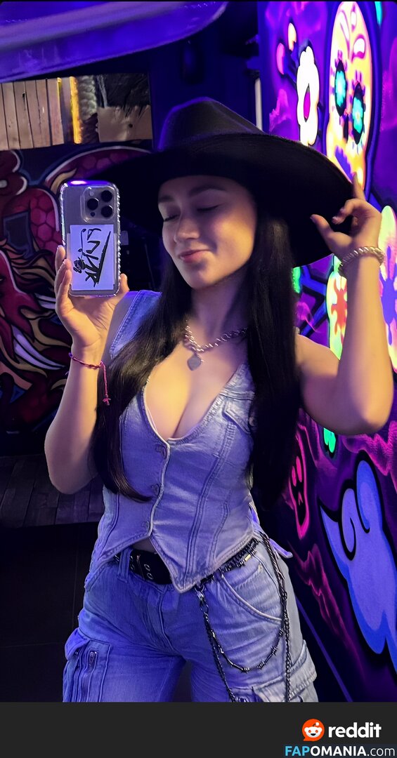 ayowhoischapis / kimbermelendrez Nu OnlyFans  Photo fuitée #14