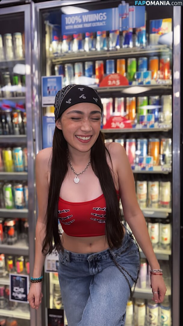 ayowhoischapis / kimbermelendrez Nu OnlyFans  Photo fuitée #17