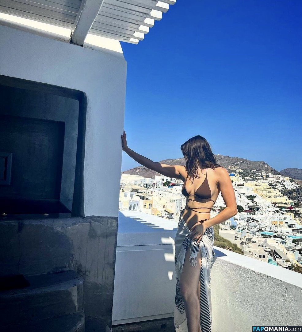 Kira Kosarin / kirakosarin Nu OnlyFans  Photo fuitée #29