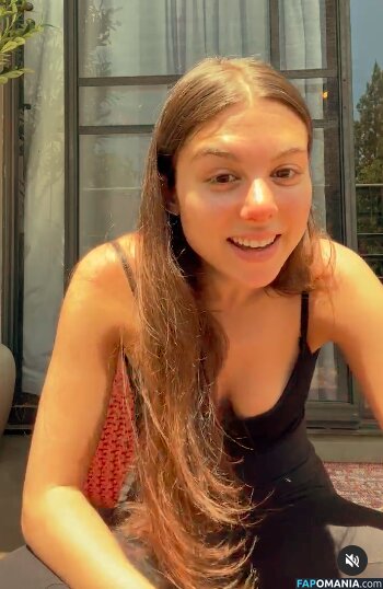 Kira Kosarin / kirakosarin Nu OnlyFans  Photo fuitée #135