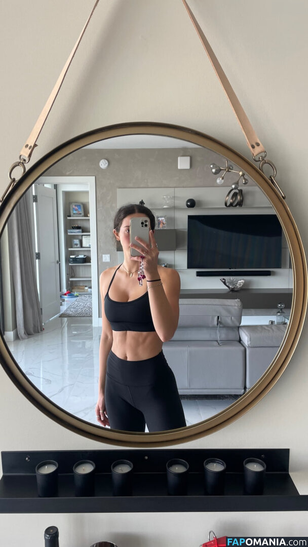 Kira Petilli / kirapetilli Nu OnlyFans  Photo fuitée #156