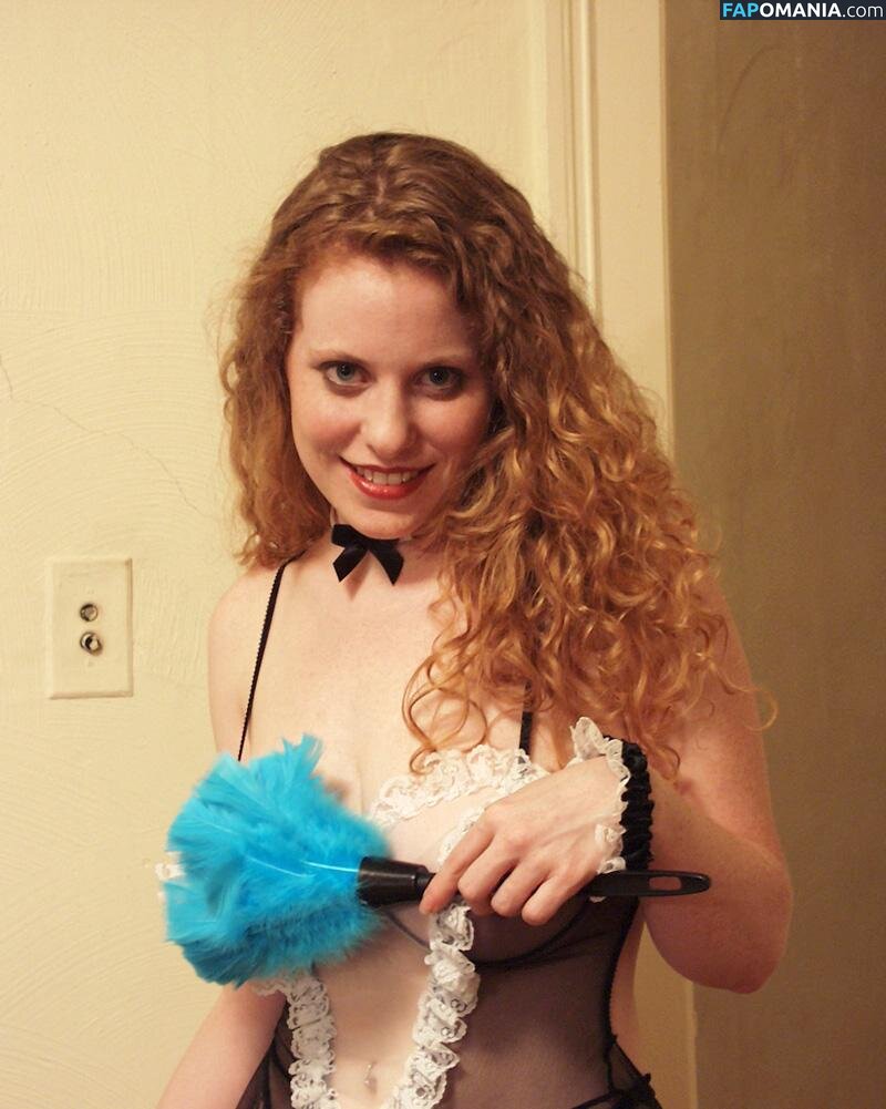 Kira The Little Redhead Nu OnlyFans  Photo fuitée #391