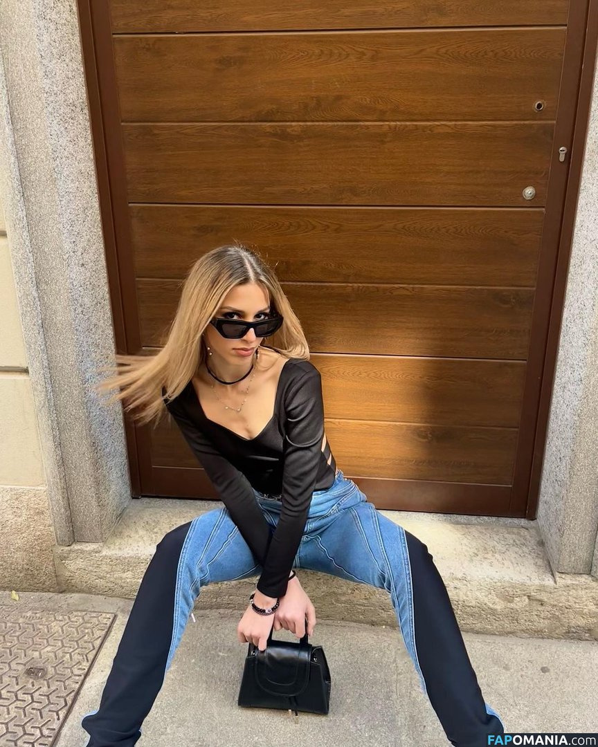 Klea Brahimi / klea_bra Nu OnlyFans  Photo fuitée #8