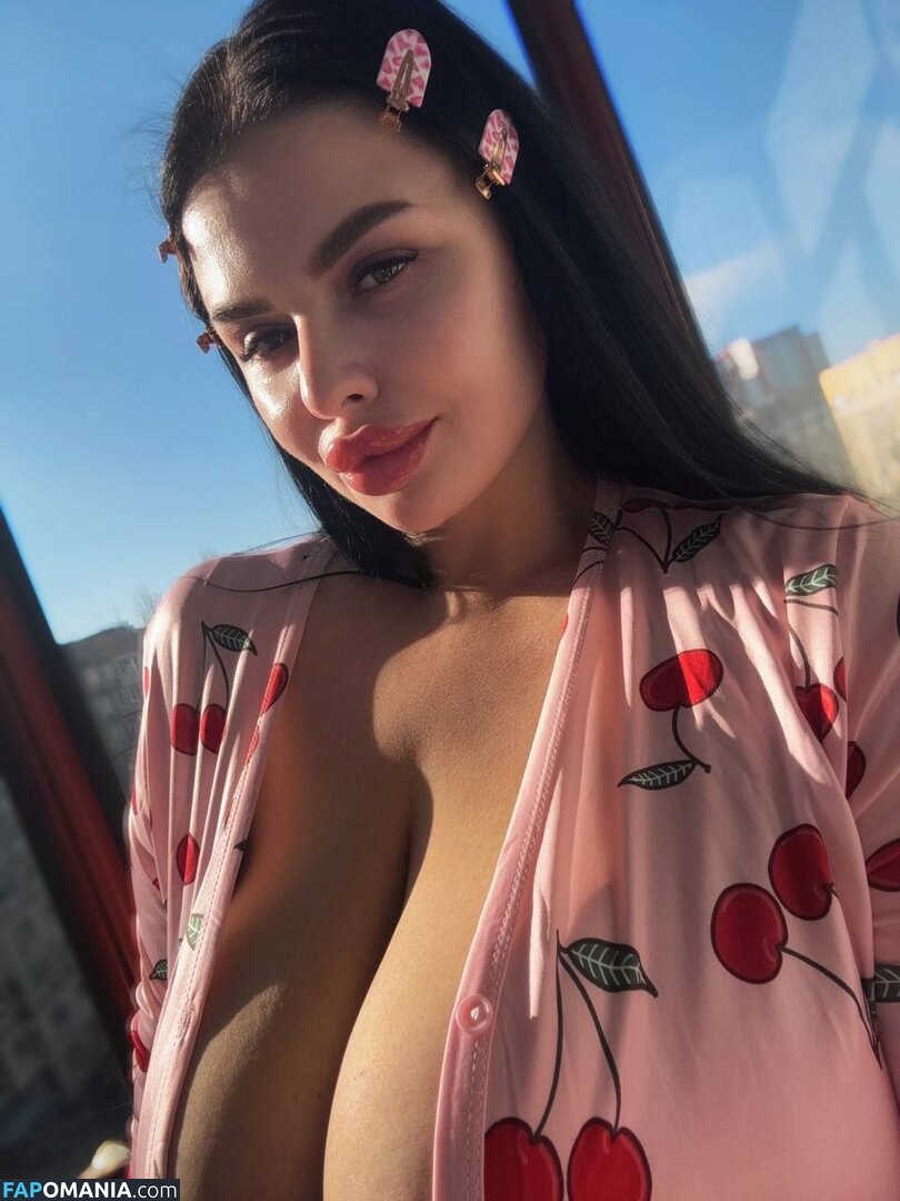 https: / kristina_doru Nu OnlyFans  Photo fuitée #5