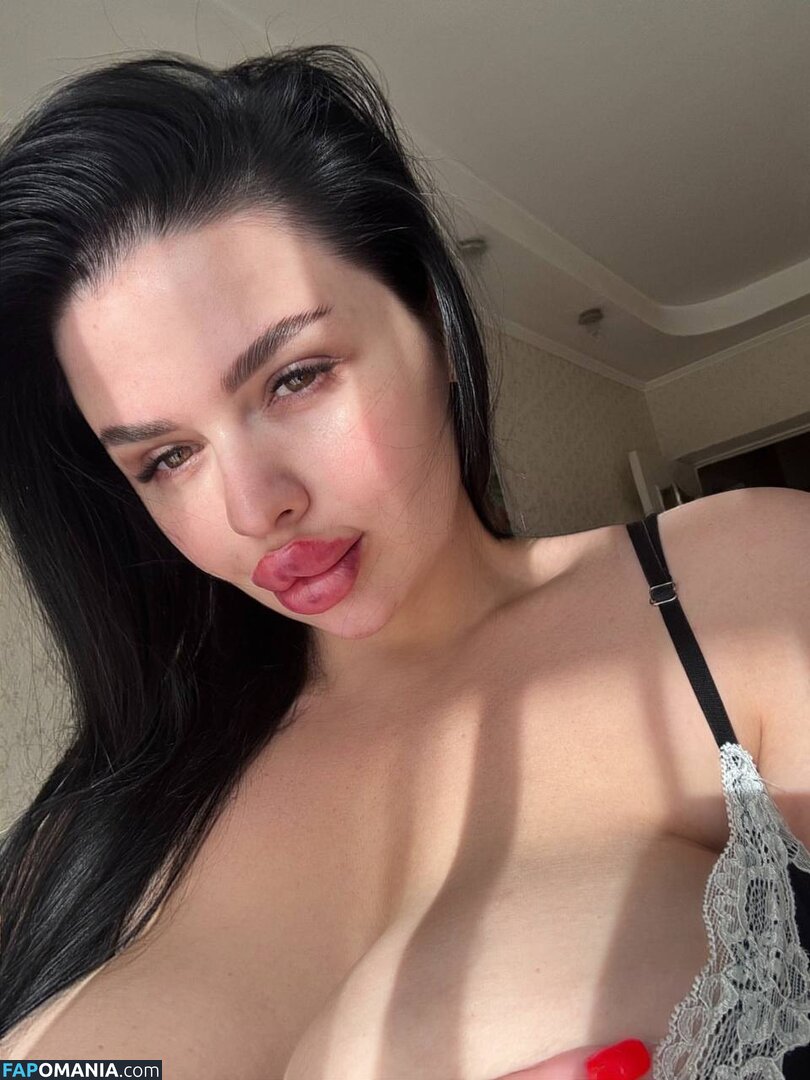 https: / kristina_doru Nu OnlyFans  Photo fuitée #10