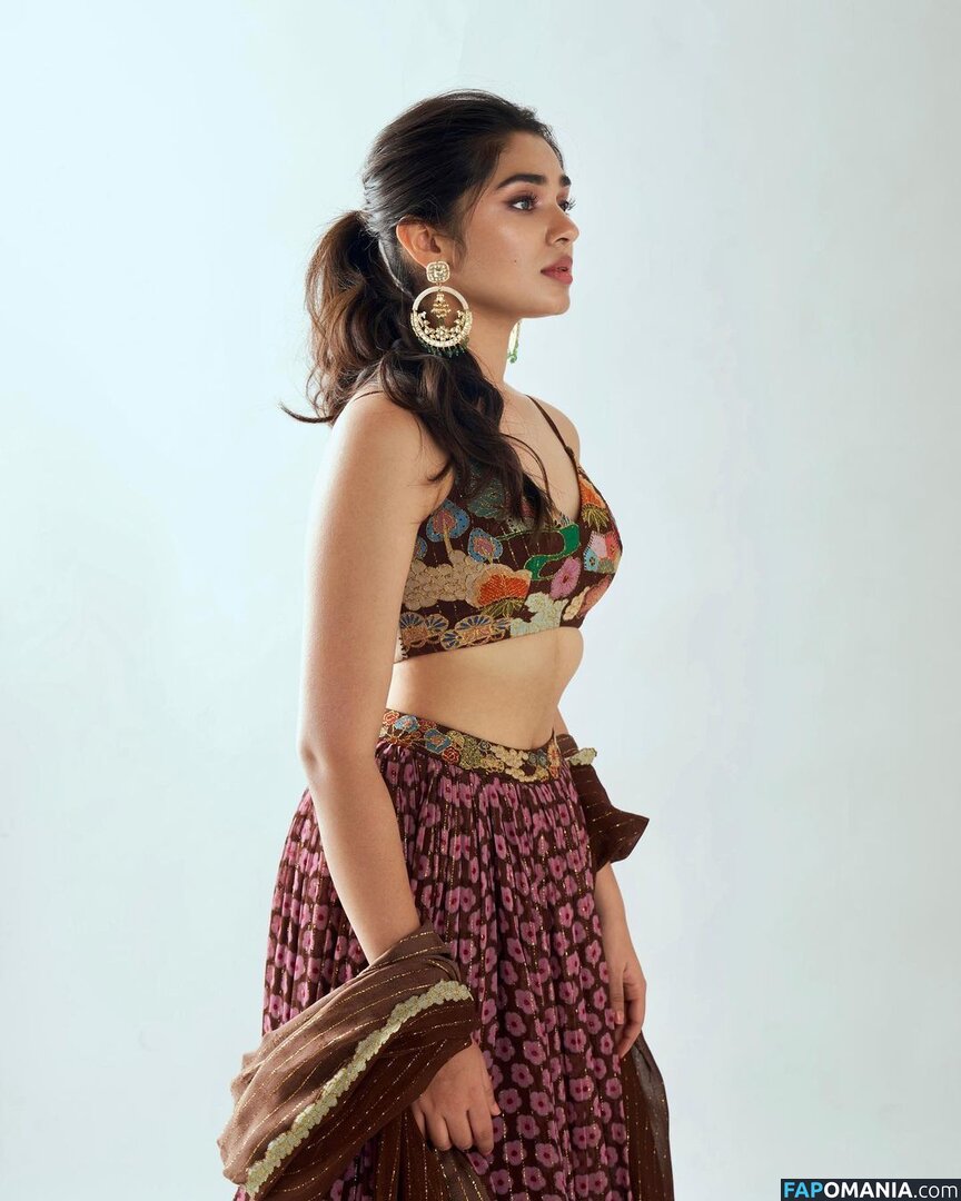 Krithi Shetty Nu OnlyFans  Photo fuitée #3