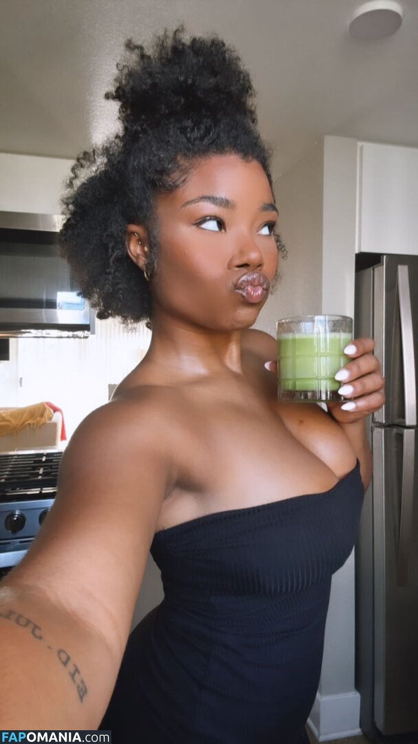 Kyylareneee / kurlykyy / kurrlyyy / kyylarenee Nu OnlyFans  Photo fuitée #13