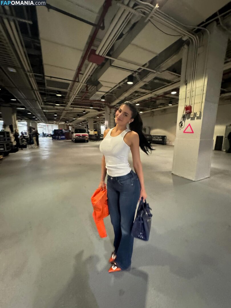 Kylie Jenner / https: / kyliejenner / kyliejenner.2 Nu OnlyFans  Photo fuitée #85