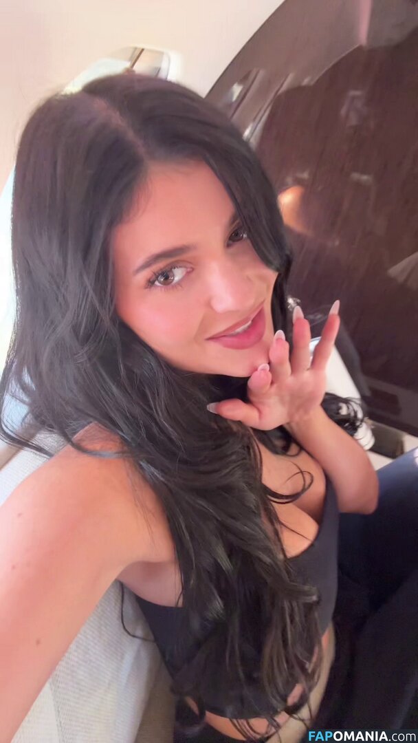 Kylie Jenner / https: / kyliejenner / kyliejenner.2 Nu OnlyFans  Photo fuitée #96