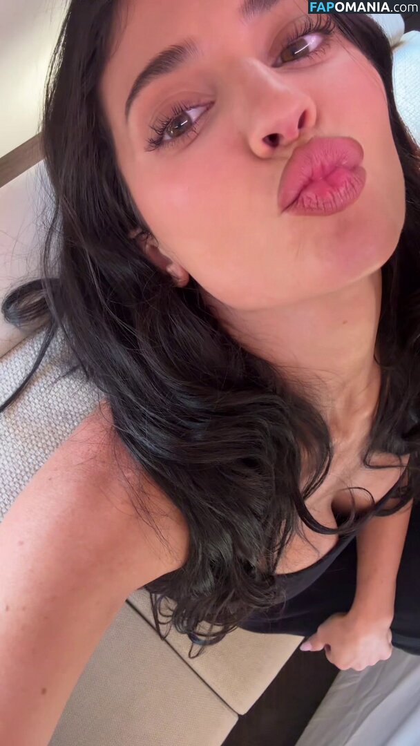 Kylie Jenner / https: / kyliejenner / kyliejenner.2 Nu OnlyFans  Photo fuitée #97