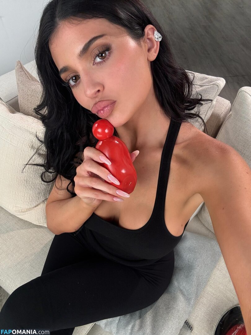 Kylie Jenner / https: / kyliejenner / kyliejenner.2 Nu OnlyFans  Photo fuitée #136