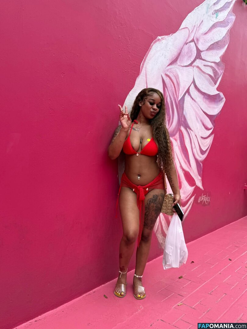 Kyra Kenya / kyaraa0 Nu OnlyFans  Photo fuitée #11