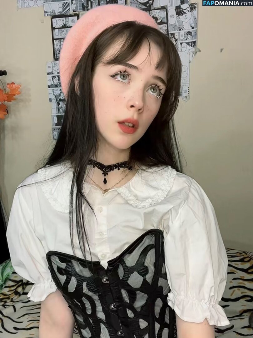 Kzuuki / https: / kzuuki_ / kzuukii / kzuukin Nu OnlyFans  Photo fuitée #3