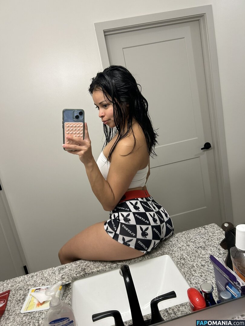 la.bella1466 / latinagataa Nu OnlyFans  Photo fuitée #17